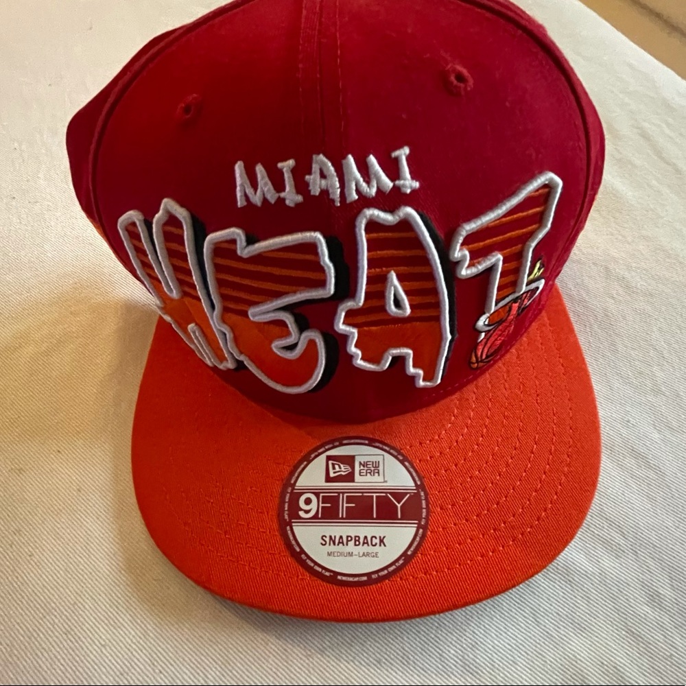 Men’s Miami Heat new era SnapBack hat size M-L